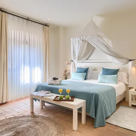 Convent De מלון 4*