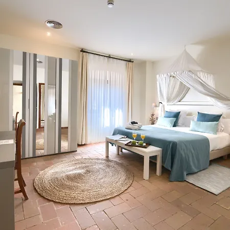 מלון Convent De 4*
